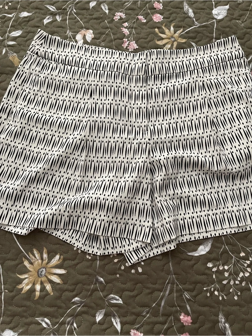 LOFT White High-Rise Jeans and white with black detail shorts. - Picture 5 of 7
